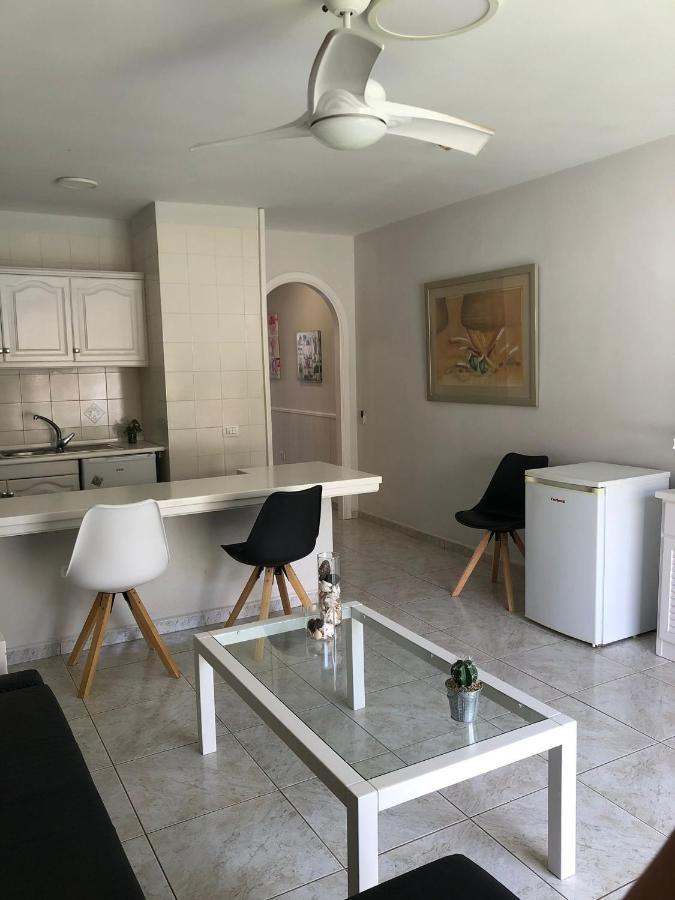 Apartamento De 1 Dormitorio En Victoria Court 2 Los Cristianos. لوس كريستيانوس المظهر الخارجي الصورة